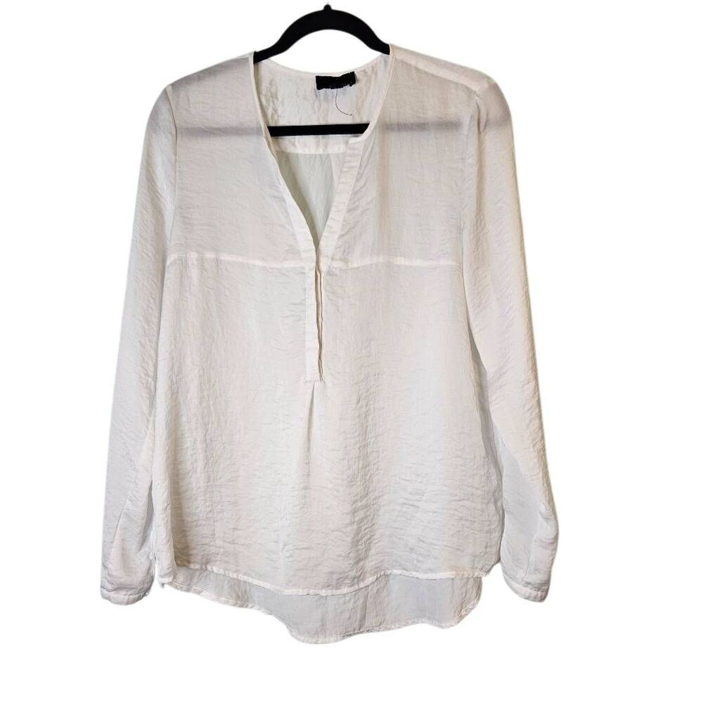 Lumiere white v neck blouse. L. NWOT. #866